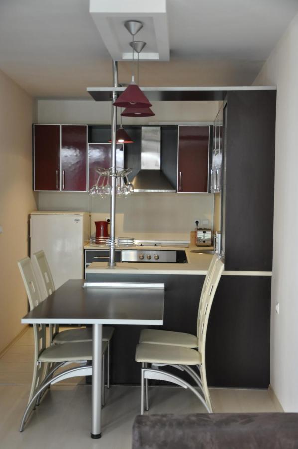 Black Sea Brееze Apartment Varna Bagian luar foto