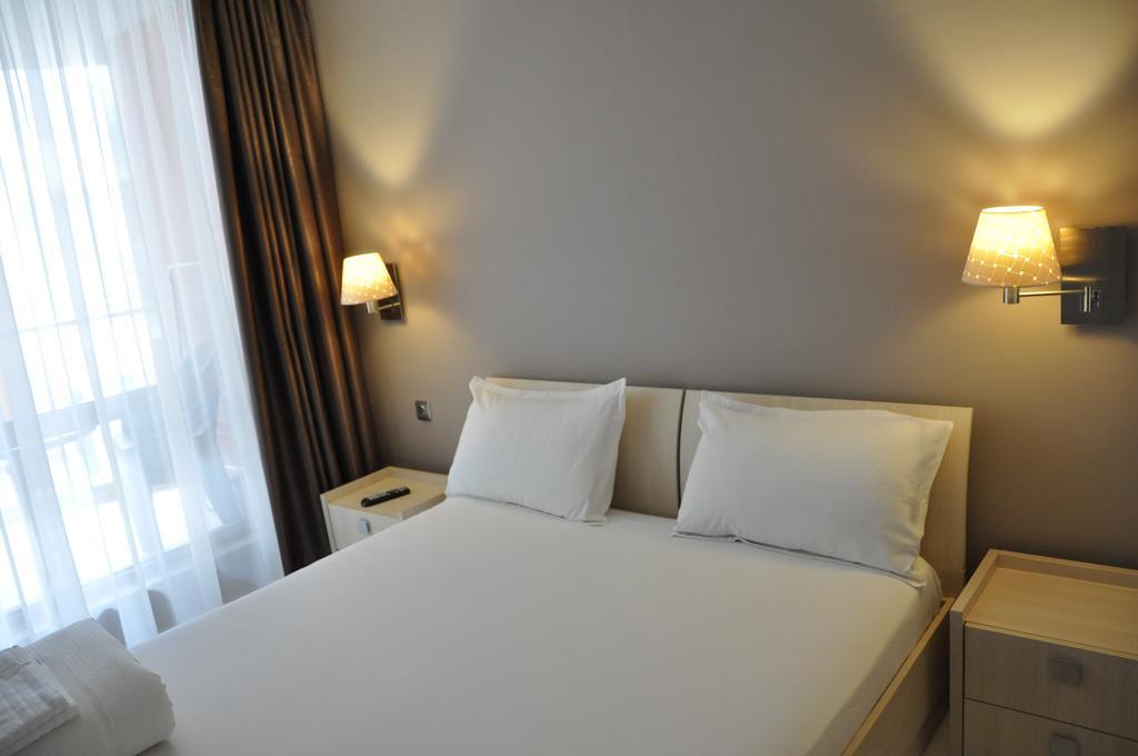 Black Sea Brееze Apartment Varna Bagian luar foto